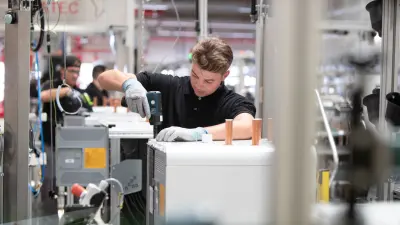 Auszubildender bei Bosch Eibelshausen – Praxisnahe Ausbildung in der Fertigung moderner Technikprodukte