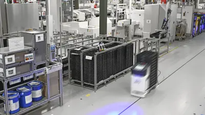 Fertigungshalle mit autonomen Transportsystem