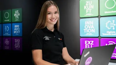 WIR im BhP - junge Frau am Laptop