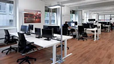 Bliock in das Großraum-Büro