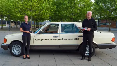Neue und alte Generation des Bosch Airbag Steuergeräts