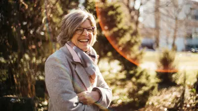 Marion Oertel-Nau lacht in die Kamera