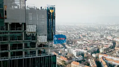 Der Rohbau des Estrel Towers in Berlin.