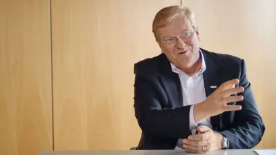 Stefan Hartung im Gespräch.