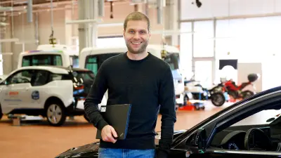 Holger in der Testhalle